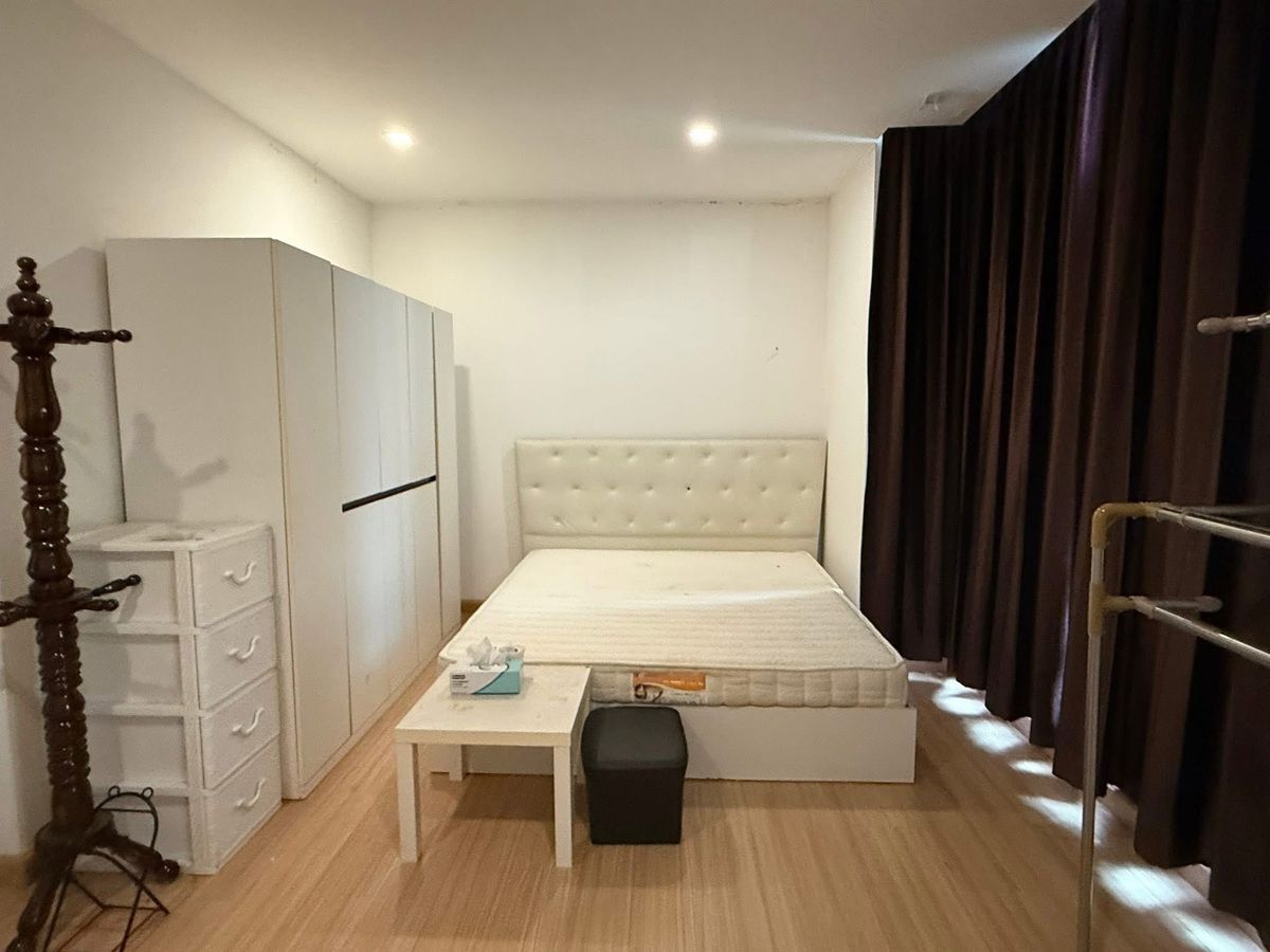 For RentTownhomeBangna, Bearing, Lasalle : For rent, Bang Na house, decorated with 3 bedrooms, 3 bathrooms, air conditioners, all machines Near the expressway, point-down Attached to Ega Bangna Traveling is very convenient.