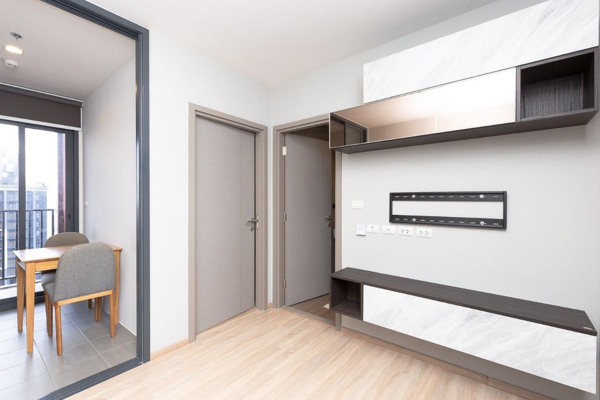 ให้เช่าคอนโดพระราม 9 เพชรบุรีตัดใหม่ RCA : ให้เช่า ✨ The Base Garden Rama 9 ✨ เฟอร์นิเจอร์ และ เครื่องใช้ไฟฟ้าครบ ใกล้ MRT พระราม 9