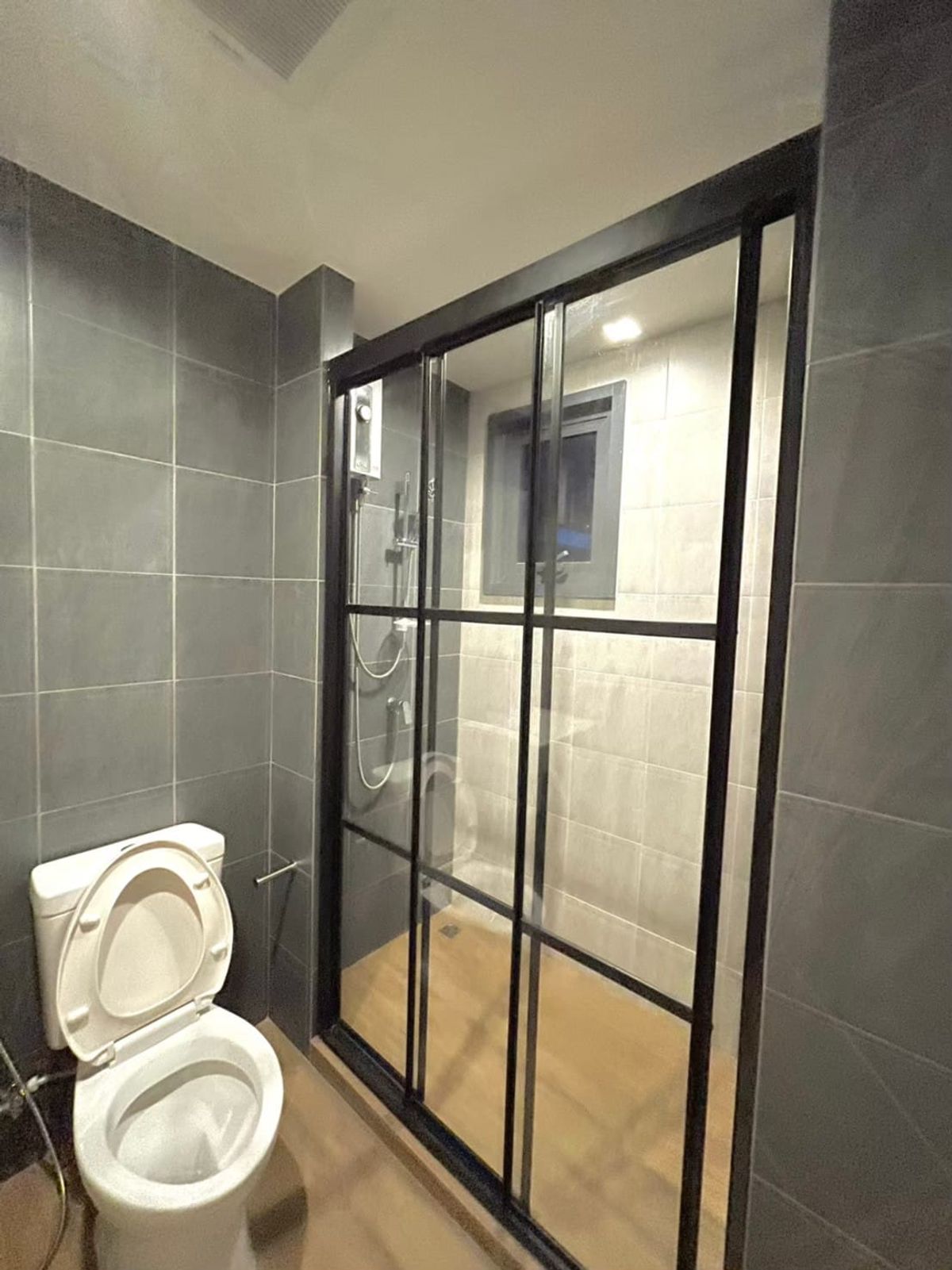 ให้เช่าคอนโดพระราม 9 เพชรบุรีตัดใหม่ RCA : ให้เช่า 📍 The Base Garden Rama 9 📍 ใกล้ APL รามคำแหง เฟอร์นิเจอร์ และ เครื่องใช้ไฟฟ้าครบ 