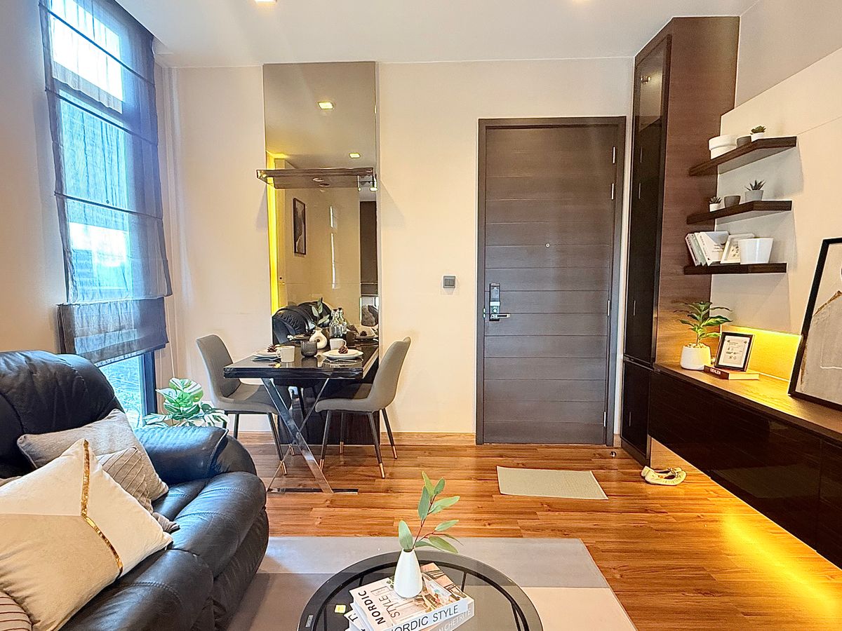 For SaleCondoRatchadapisek, Huaikwang, Suttisan : ‼ ️ Selling price is lower than the market! Ivy Ampio Luxury Condo in the heart of New CBD, attached to Central Rama 9, opposite the Stock Exchange of Thailand‼ ️