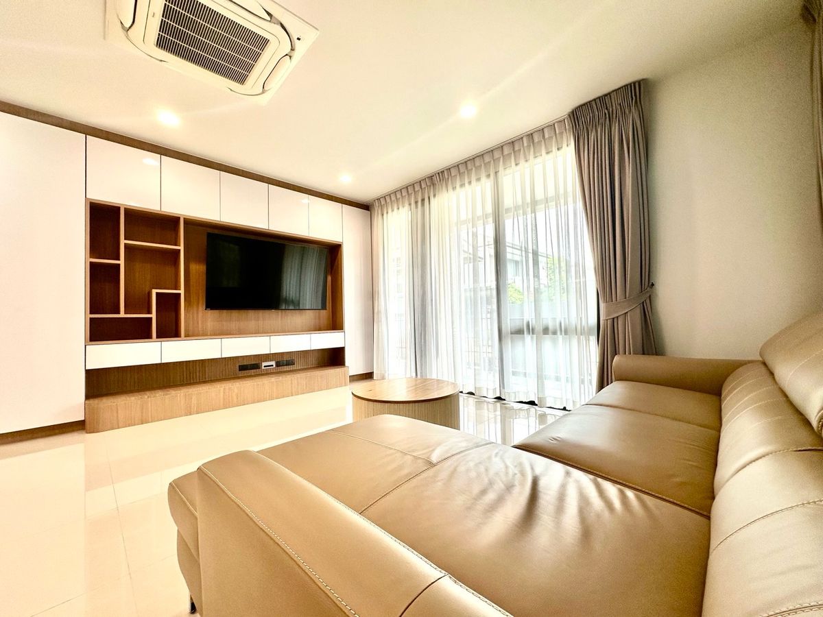 ให้เช่าบ้านพัฒนาการ ศรีนครินทร์ : Availiable now, 09/09/2025, 4 beds 4 baths and 1 maid room. 