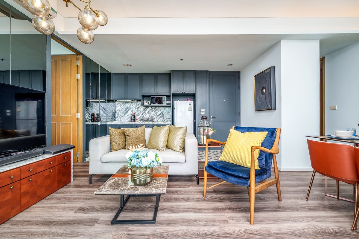 คอนโดพัทยา บางแสน ชลบุรี สัตหีบ : ขาย 2 ห้องนอน โอกาสเป็นเจ้าของบ้านตากอากาศในรีสอร์ท 5 ดาวบนหาดส่วนตัวที่เงียบสงบ ใกล้สิ่งอำนวยความสะดวก พร้อมตกแต่งสไตล์ลอฟท์