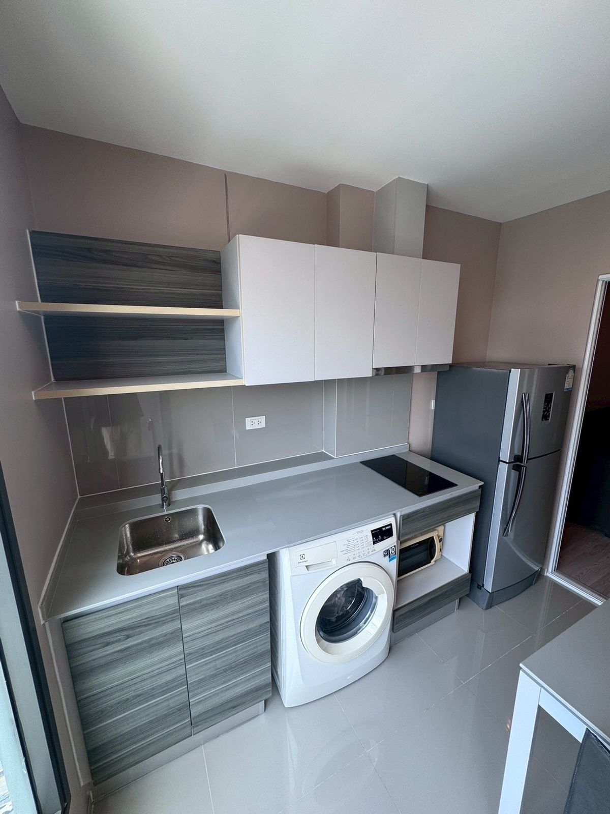 For SaleCondoRatchadapisek, Huaikwang, Suttisan : Quick sale Centric Huai Khwang Station Huai Khwang Station 1 Bedroom 1 Bathroom (Special price)