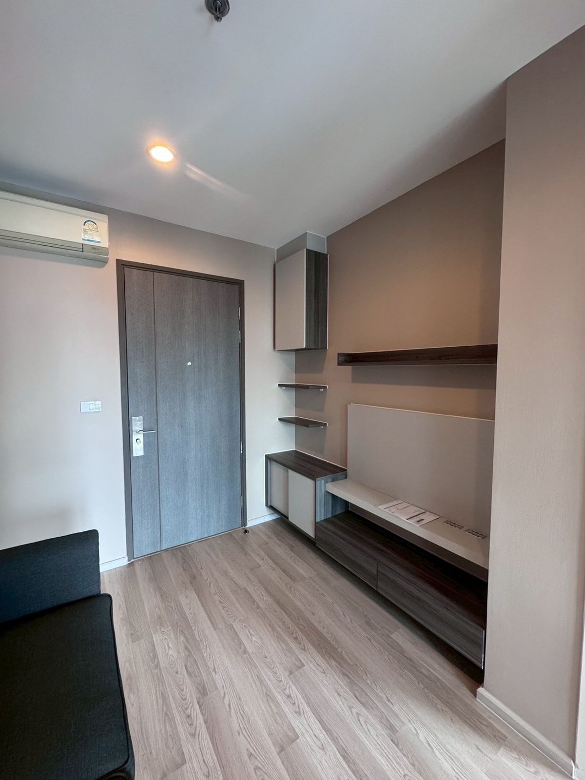 For SaleCondoRatchadapisek, Huaikwang, Suttisan : Quick sale Centric Huai Khwang Station Huai Khwang Station 1 Bedroom 1 Bathroom (Special price)