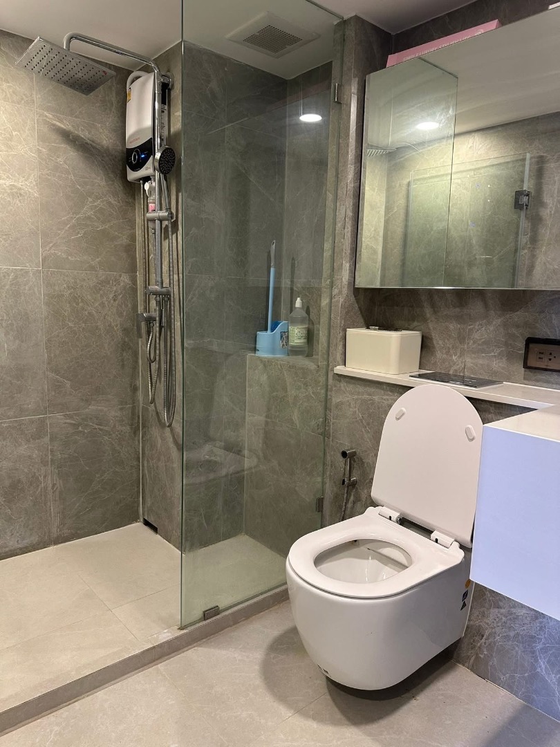 For RentCondoRatchadapisek, Huaikwang, Suttisan : 🔥Urgent for rent🔥 Soho Bangkok Ratchada, new condo, 2-story, high-rise, fully furnished, near MRT Huai Khwang