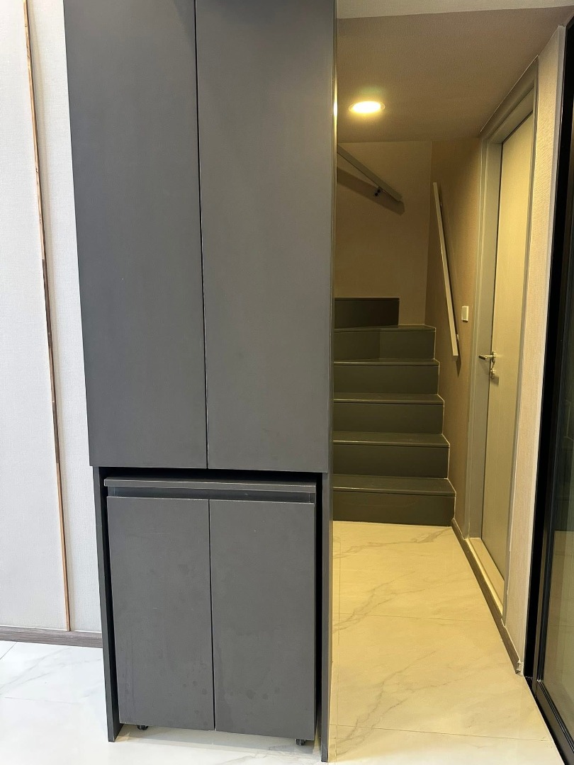 For RentCondoRatchadapisek, Huaikwang, Suttisan : 🔥Urgent for rent🔥 Soho Bangkok Ratchada, new condo, 2-story, high-rise, fully furnished, near MRT Huai Khwang