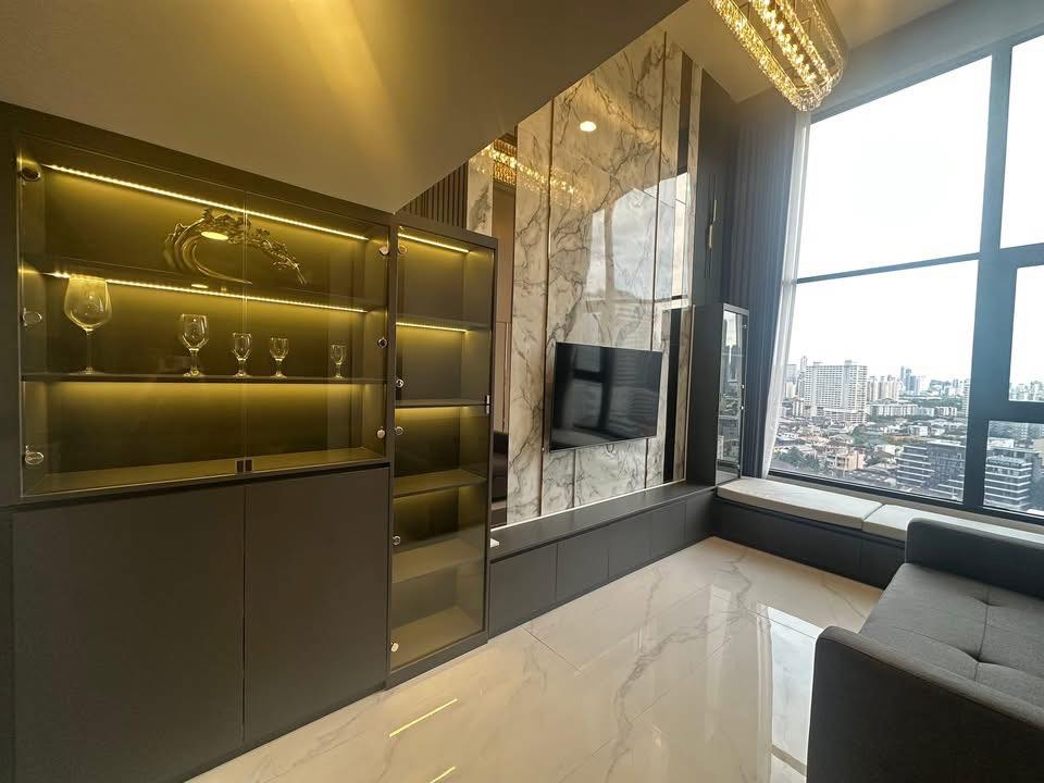 For RentCondoRatchadapisek, Huaikwang, Suttisan : 🔥Urgent for rent🔥 Soho Bangkok Ratchada, new condo, 2-story, high-rise, fully furnished, near MRT Huai Khwang