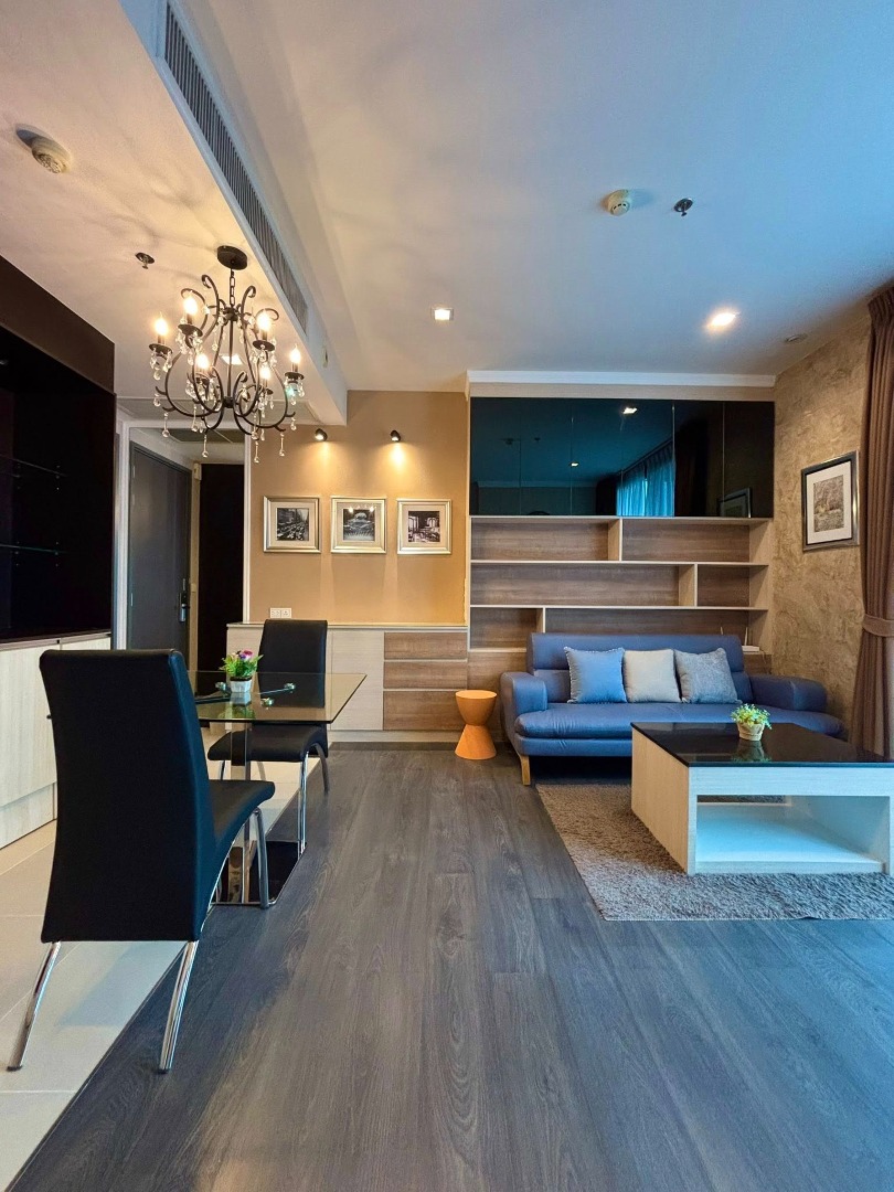 For RentCondoSukhumvit, Asoke, Thonglor : 🔥 Urgent rent 🔥 Edge Sukhumvit 23, complete furniture, ready to be near BTS Asoke and MRT Sukhumvit