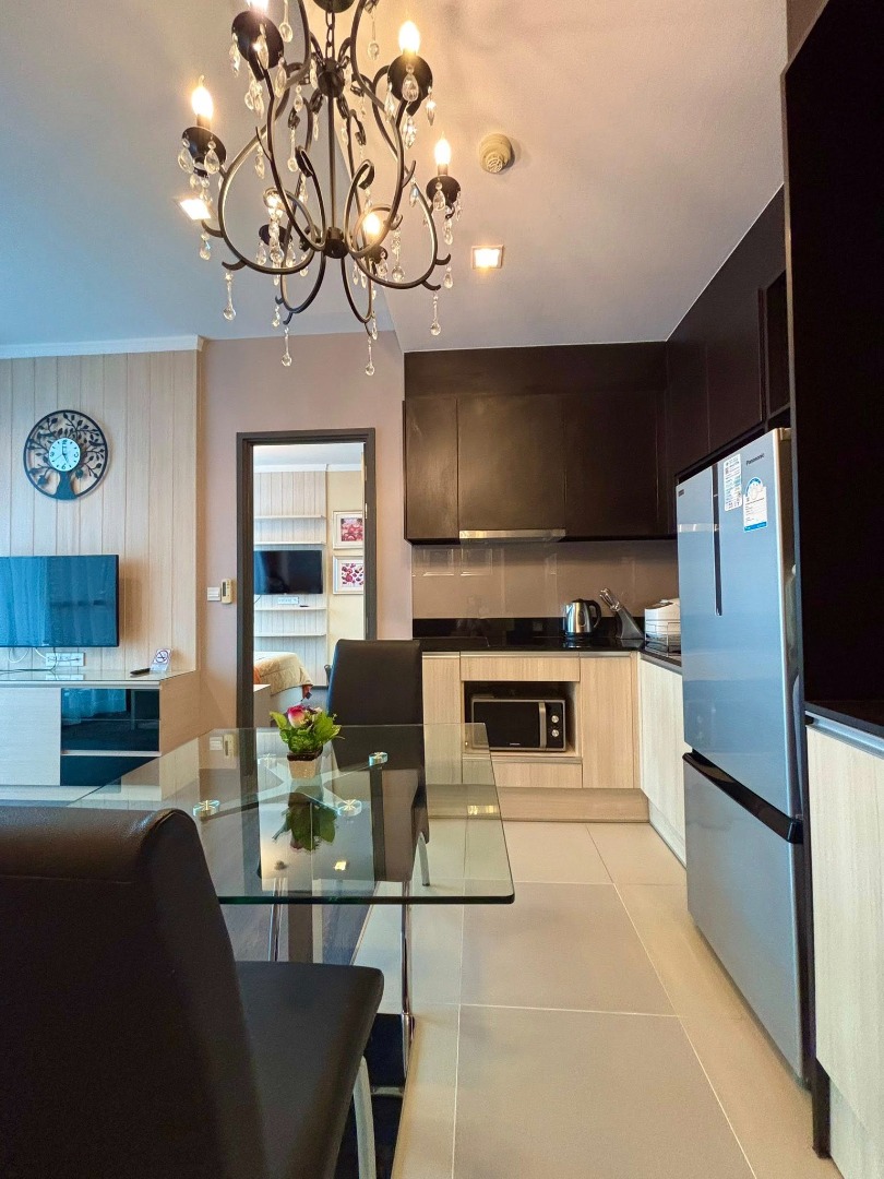 For RentCondoSukhumvit, Asoke, Thonglor : 🔥 Urgent rent 🔥 Edge Sukhumvit 23, complete furniture, ready to be near BTS Asoke and MRT Sukhumvit