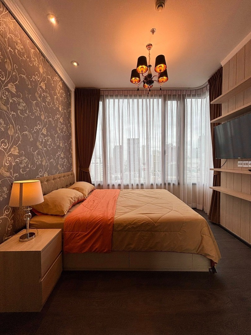 For RentCondoSukhumvit, Asoke, Thonglor : 🔥 Urgent rent 🔥 Edge Sukhumvit 23, complete furniture, ready to be near BTS Asoke and MRT Sukhumvit