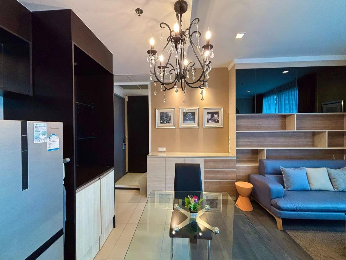 For RentCondoSukhumvit, Asoke, Thonglor : 🔥 Urgent rent 🔥 Edge Sukhumvit 23, complete furniture, ready to be near BTS Asoke and MRT Sukhumvit