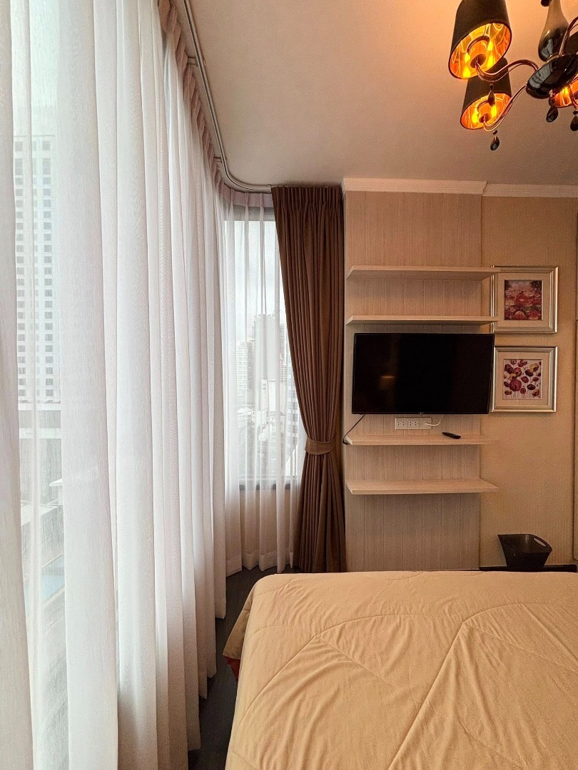 For RentCondoSukhumvit, Asoke, Thonglor : 🔥 Urgent rent 🔥 Edge Sukhumvit 23, complete furniture, ready to be near BTS Asoke and MRT Sukhumvit