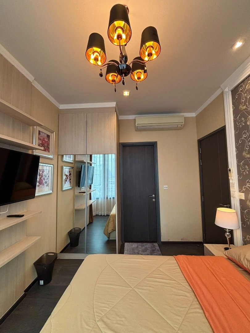 For RentCondoSukhumvit, Asoke, Thonglor : 🔥 Urgent rent 🔥 Edge Sukhumvit 23, complete furniture, ready to be near BTS Asoke and MRT Sukhumvit