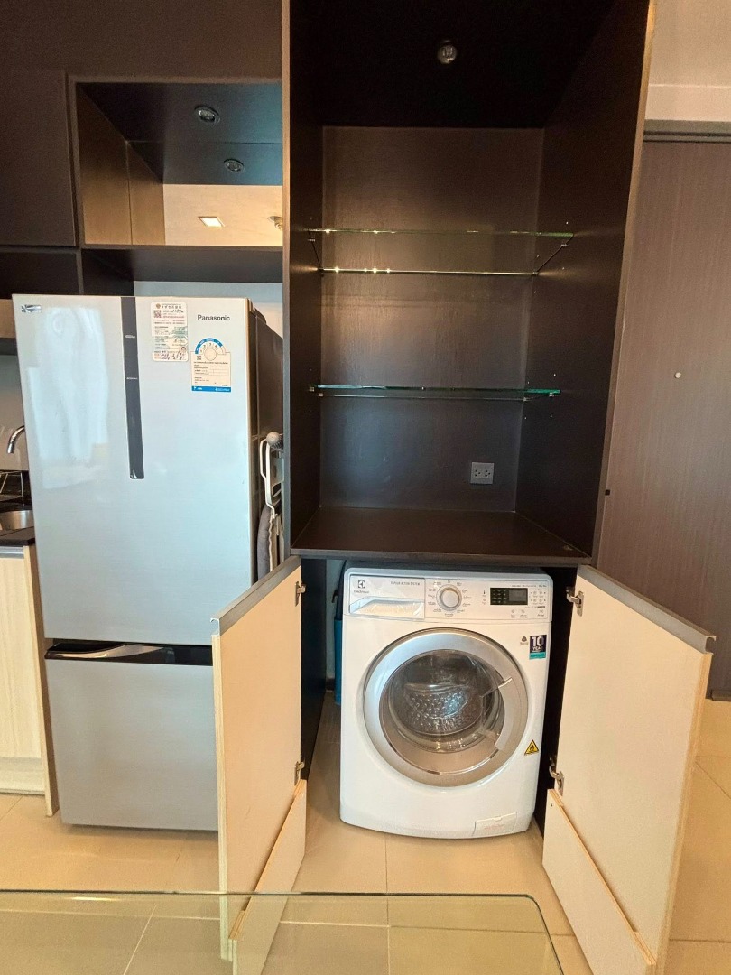 For RentCondoSukhumvit, Asoke, Thonglor : 🔥 Urgent rent 🔥 Edge Sukhumvit 23, complete furniture, ready to be near BTS Asoke and MRT Sukhumvit