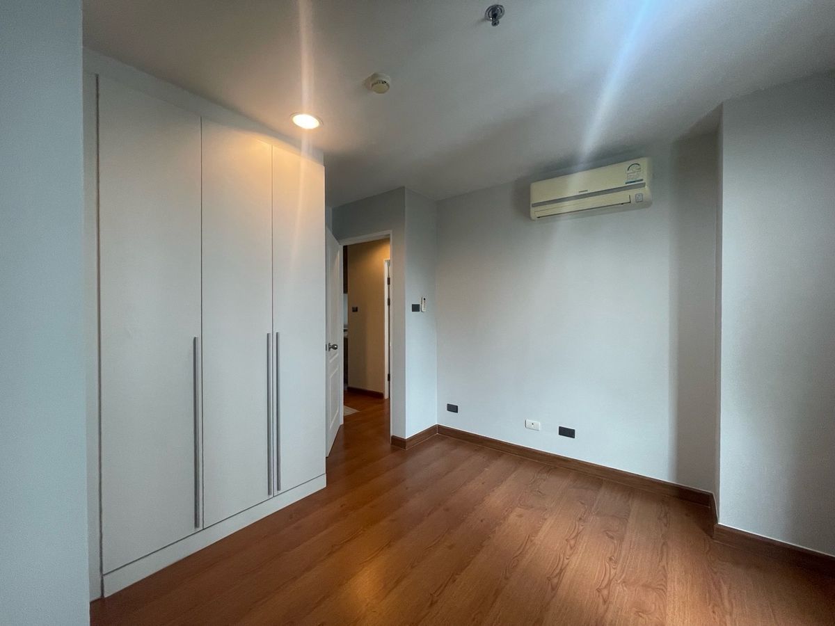 ขายคอนโดพระราม 9 เพชรบุรีตัดใหม่ RCA : THE BEST PRICE   2 BEDROOM  1 BATHROOM 77 SQ.M   NEGOTIATION CALL NOW 0946415974