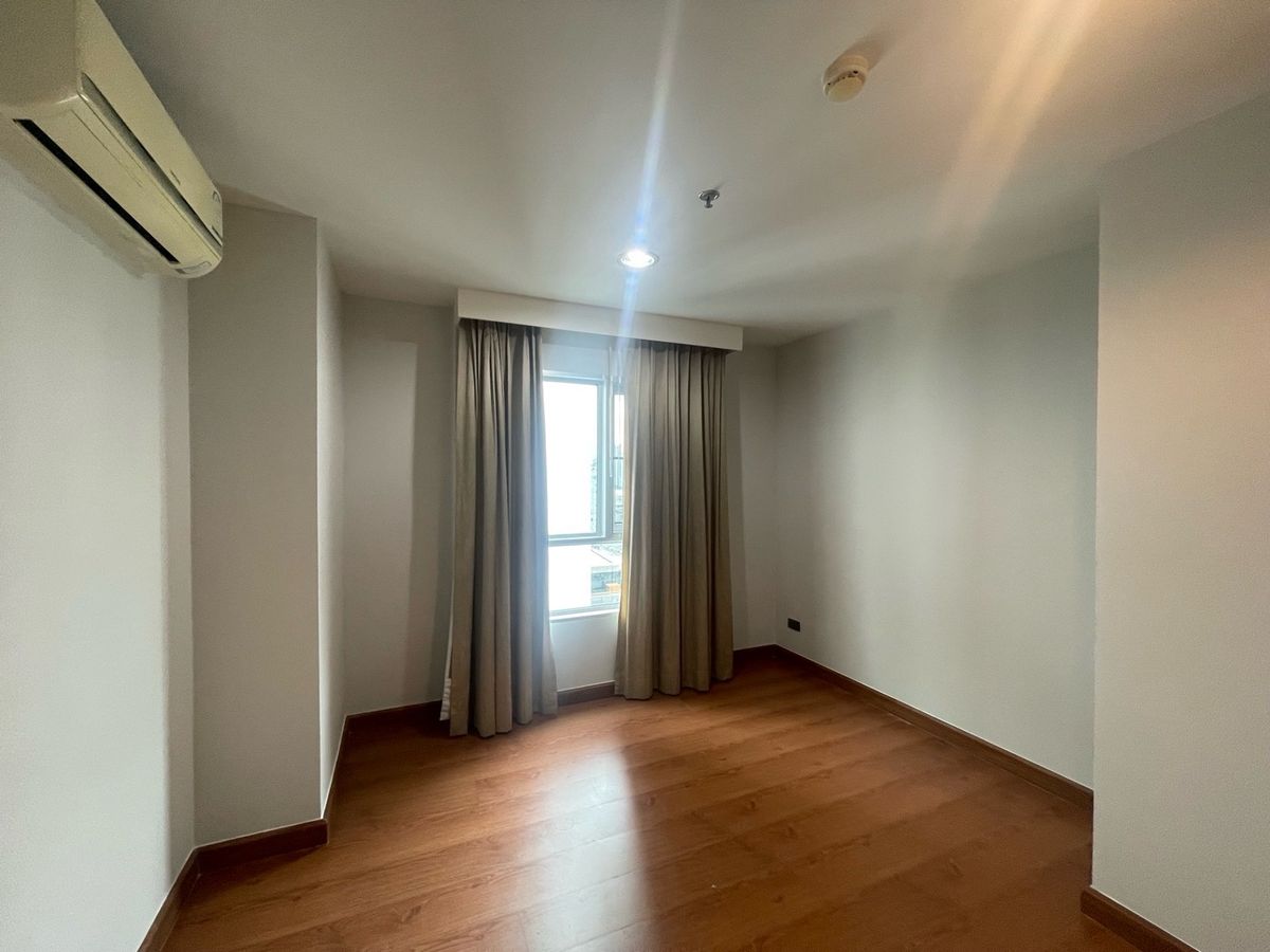 ขายคอนโดพระราม 9 เพชรบุรีตัดใหม่ RCA : THE BEST PRICE   2 BEDROOM  1 BATHROOM 77 SQ.M   NEGOTIATION CALL NOW 0946415974