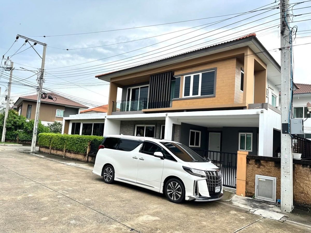 For SaleHousePattanakan, Srinakarin : TP183 ขาย บ้านเดี่ยว Golden Village อ่อนนุช-พัฒนาการ หลังมุมโซนหน้า