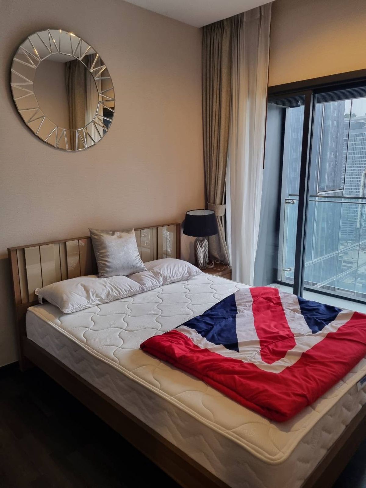 For RentCondoRama9, Petchburi, RCA : !! Beautiful room for rent. The Line Asoke-Ratchada near MRT Rama 9