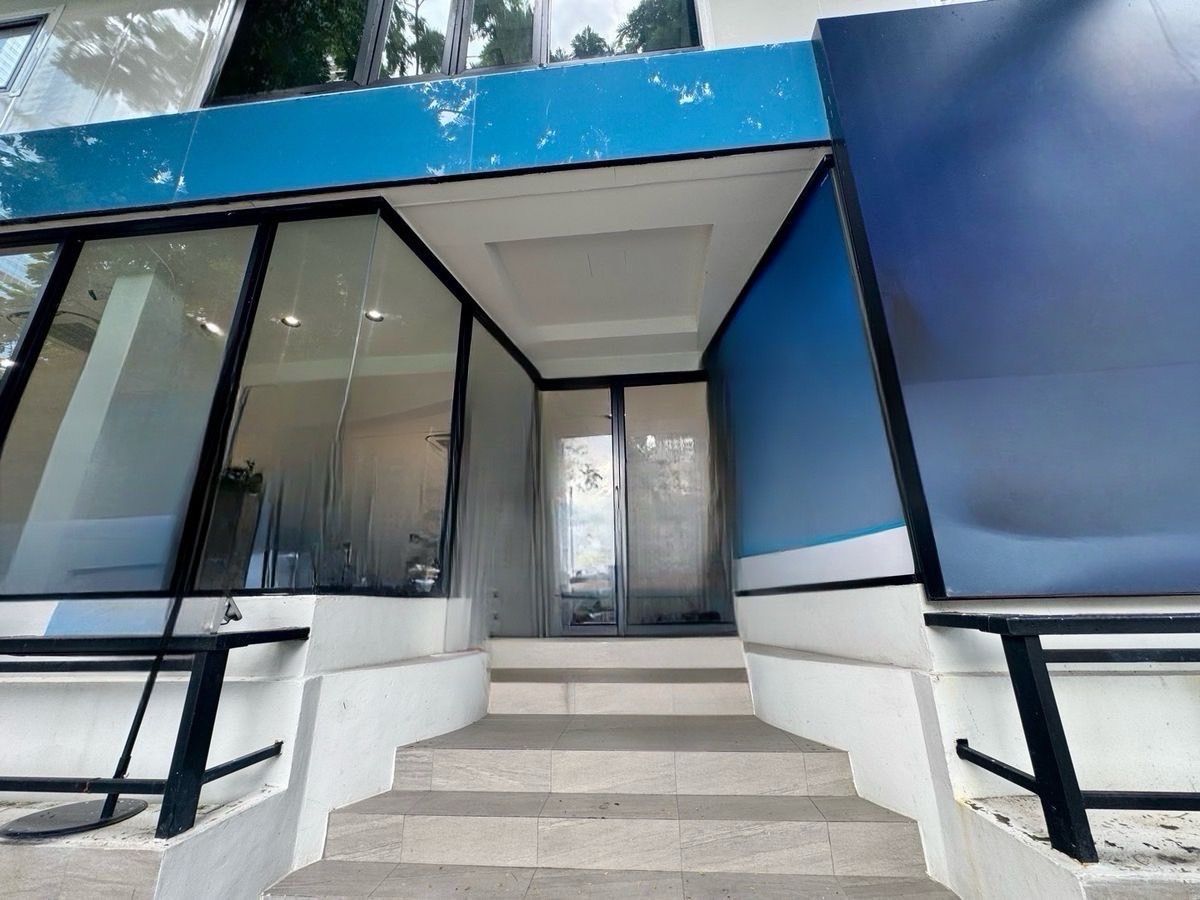 280 ม. BTS ช่องนนทรี - สาทร ชั้น G 150 ตร.ม. เช่าทำธุรกิจ มีที่จอดรถ หรือเช่า 2 ชั้น 430 ตร.ม. 310k บ/ด ด่วน! รีบโทร 061-426-1444 Loading...