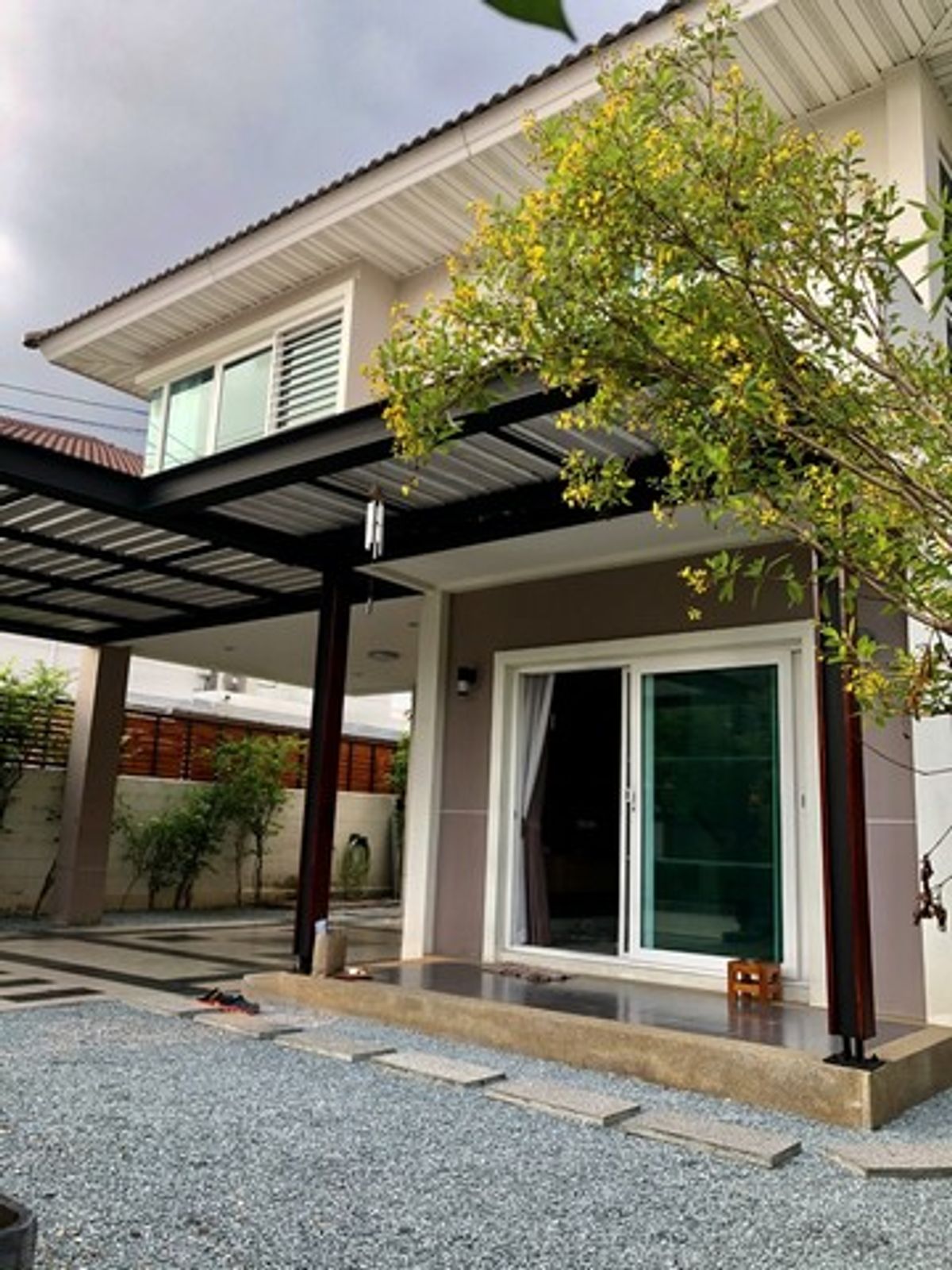 For RentHouseSamut Prakan,Samrong : HR2835 sells and renting a detached house Supalai Village Garden Ville Srinakarin-Bangna Soi Sri Dan 22 is ready.