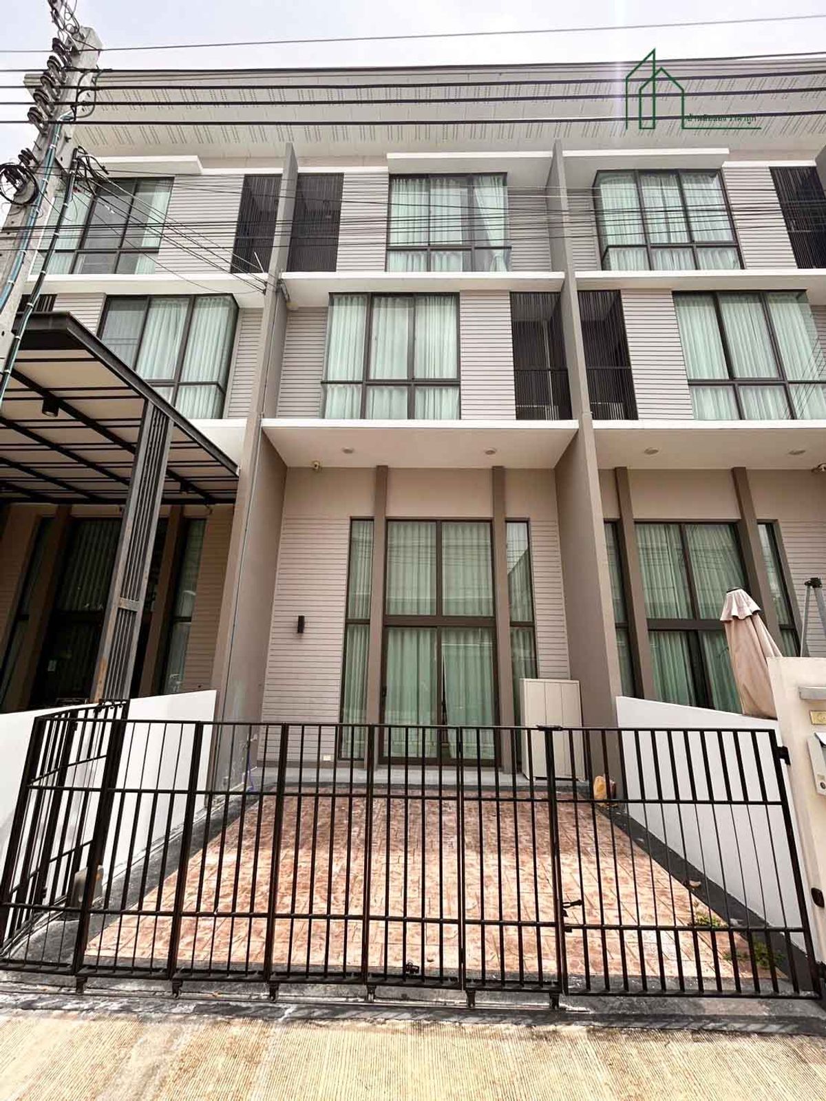 ขายทาวน์โฮมพัฒนาการ ศรีนครินทร์ : ทาวน์โฮม 3.5 ชั้น PATIO พัฒนาการ32 พระราม 9