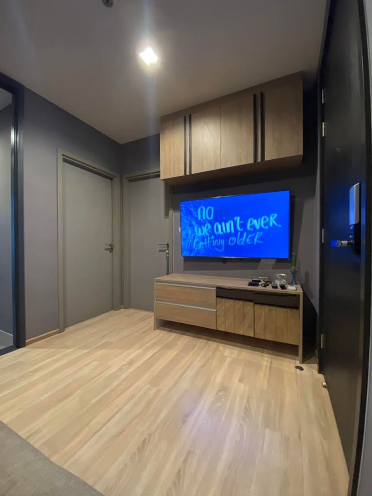 ให้เช่าคอนโดพระราม 9 เพชรบุรีตัดใหม่ RCA : ให้เช่า ✨ The Base Garden Rama 9 ✨ เฟอร์นิเจอร์ และ เครื่องใช้ไฟฟ้าครบ ใกล้ MRT พระราม 9