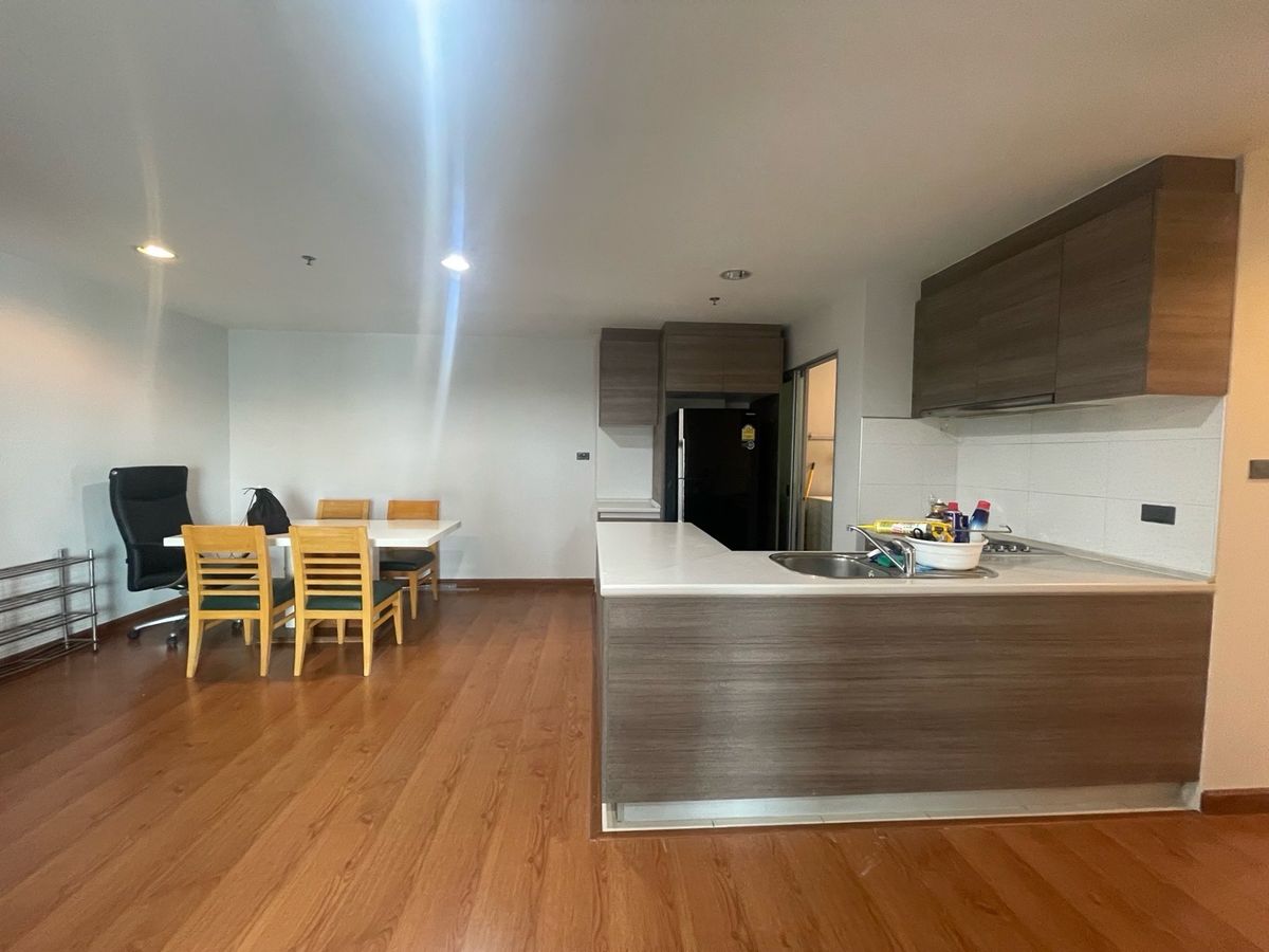 ขายคอนโดพระราม 9 เพชรบุรีตัดใหม่ RCA : THE BEST PRICE   2 BEDROOM  1 BATHROOM 77 SQ.M   NEGOTIATION CALL NOW 0946415974