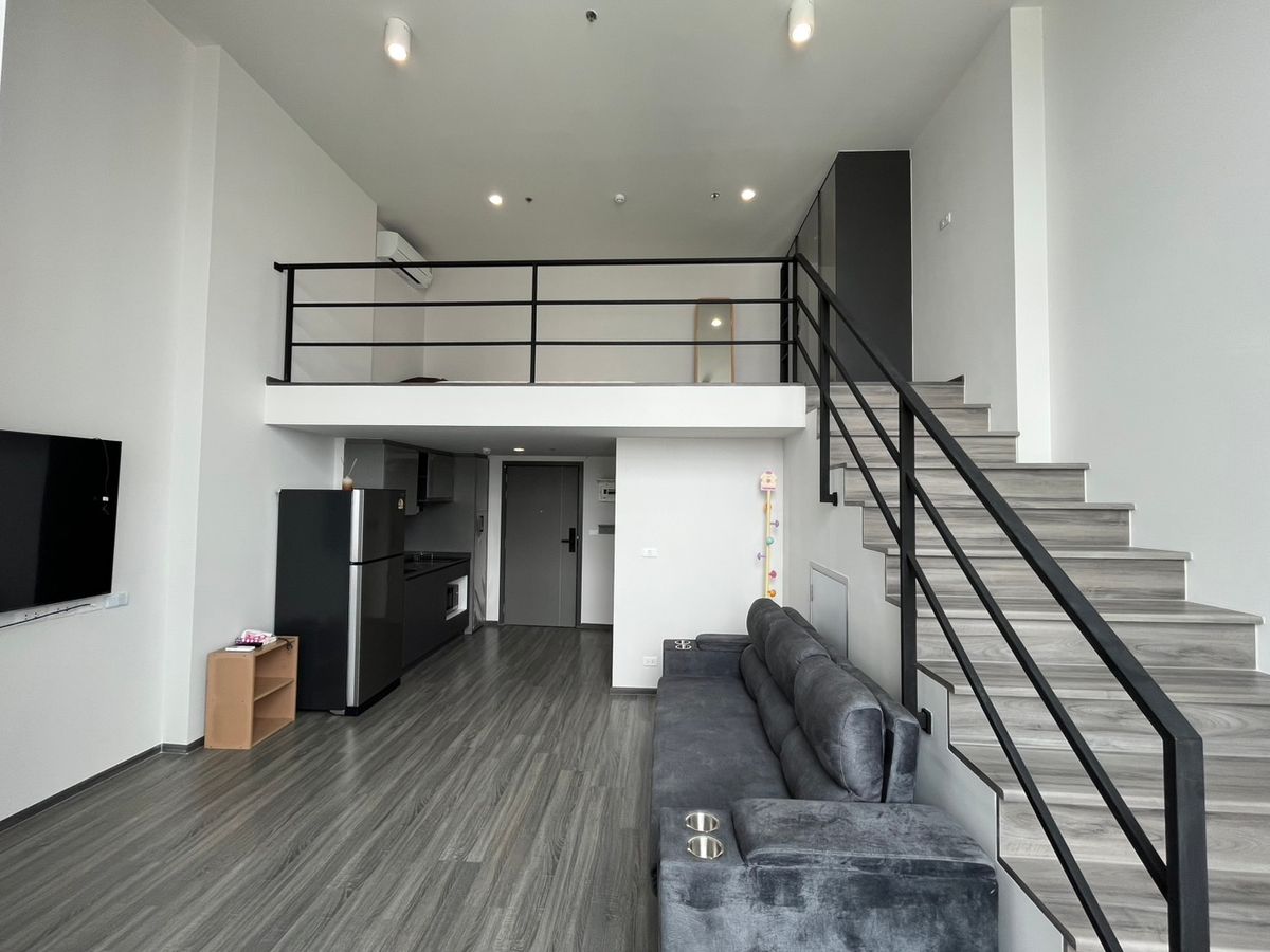 For RentCondoSiam Paragon ,Chulalongkorn,Samyan : Rent Rare Unit Ideo Chula-SAMYAN Hybrid 2 floors, 35 sq.m., high level view of the city, only 35,000 baht/month.