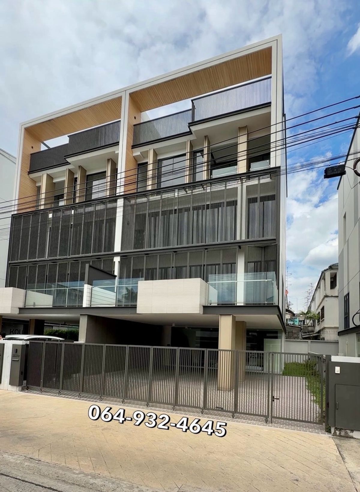 For SalePattanakan, Srinakarin : Luxury Home Office, a luxurious twin house 7.5 meters wide, parking 6-8 cars with lift, contact 064-932-4645 ken