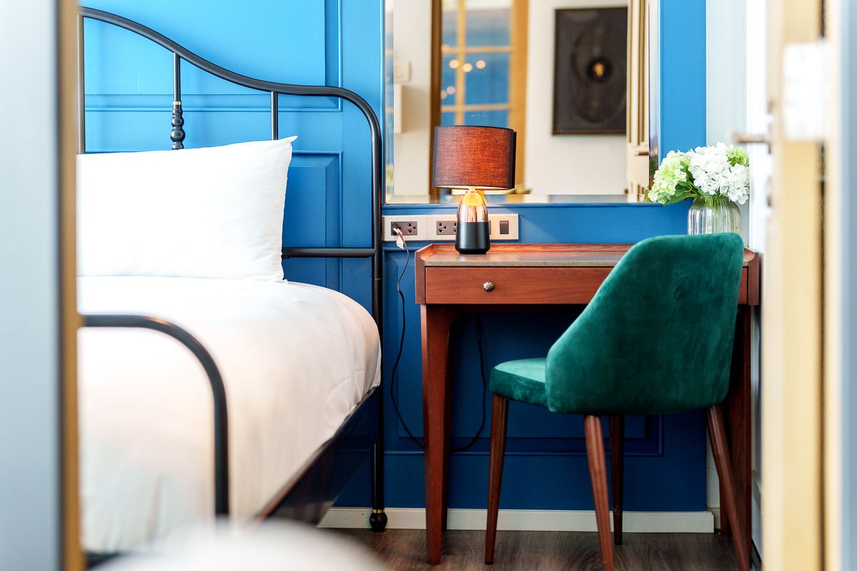 คอนโดพัทยา บางแสน ชลบุรี สัตหีบ : ขาย 2 ห้องนอน โอกาสเป็นเจ้าของบ้านตากอากาศในรีสอร์ท 5 ดาวบนหาดส่วนตัวที่เงียบสงบ ใกล้สิ่งอำนวยความสะดวก พร้อมตกแต่งสไตล์ลอฟท์