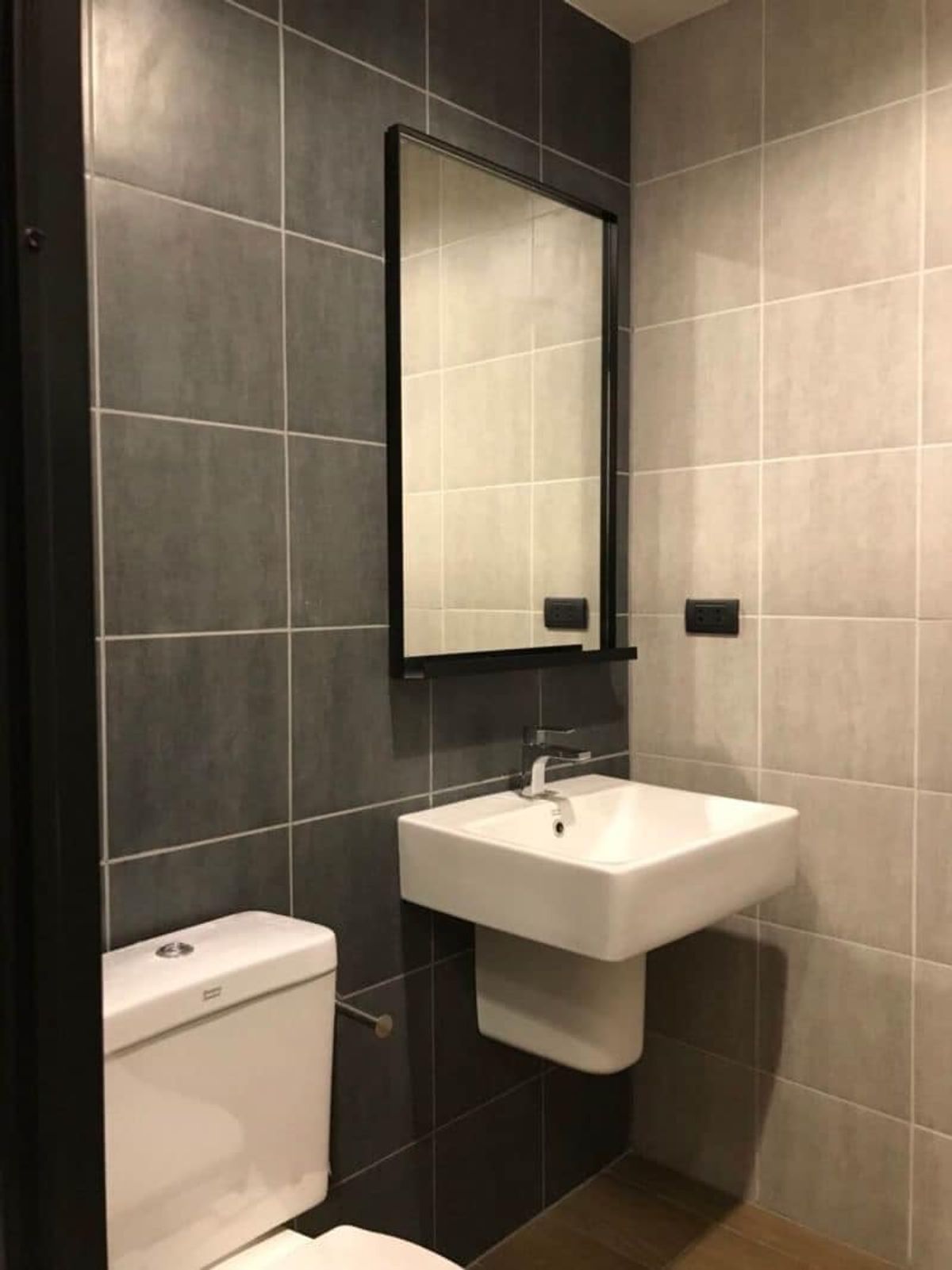 ให้เช่าคอนโดพระราม 9 เพชรบุรีตัดใหม่ RCA : ให้เช่า 📍 The Base Garden Rama 9 📍 ใกล้ APL รามคำแหง เฟอร์นิเจอร์ และ เครื่องใช้ไฟฟ้าครบ 