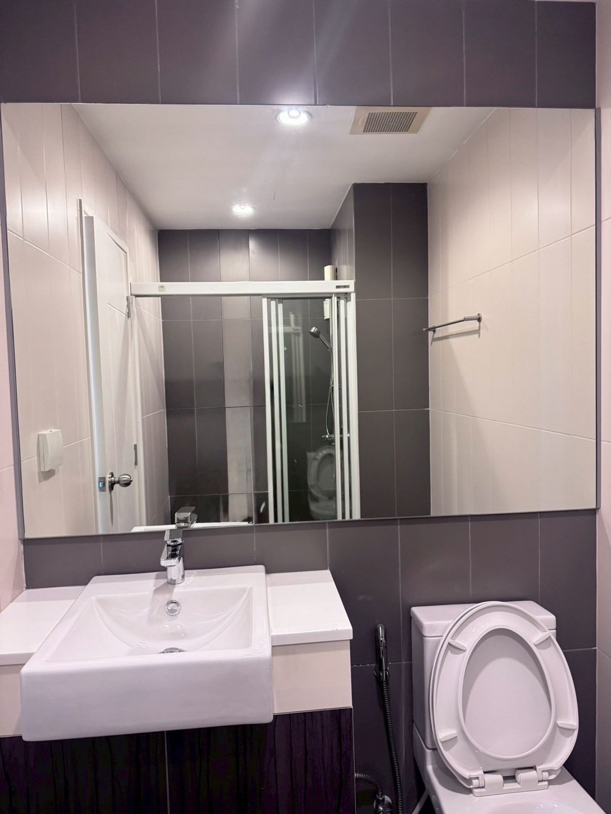 For SaleCondoRatchadapisek, Huaikwang, Suttisan : Quick sale Centric Huai Khwang Station Huai Khwang Station 1 Bedroom 1 Bathroom (Special price)