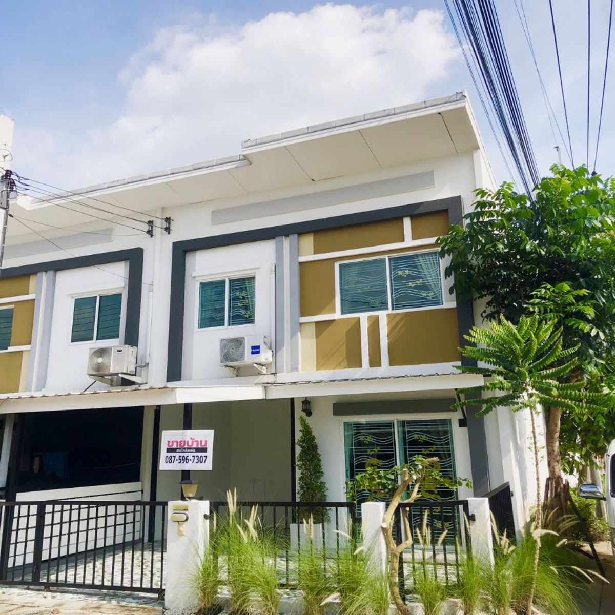 ขายทาวน์โฮมนนทบุรี บางใหญ่ บางบัวทอง : ขายทาวน์เฮาส์ 2 ชั้น หลังมุม หมู่บ้านไลโอ บลิสซ์ กาญจนา-กันตนา ทำเลดี เดินทางสะดวก
