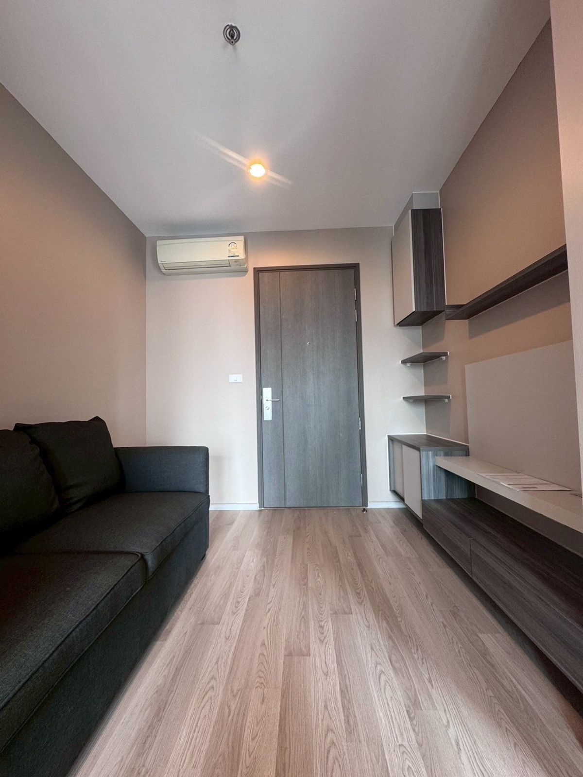 For SaleCondoRatchadapisek, Huaikwang, Suttisan : Quick sale Centric Huai Khwang Station Huai Khwang Station 1 Bedroom 1 Bathroom (Special price)