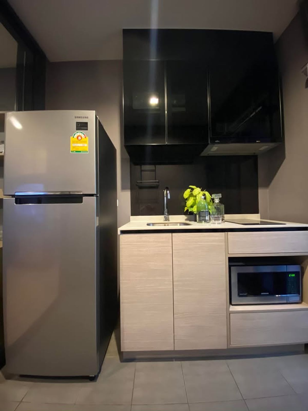 ให้เช่าคอนโดพระราม 9 เพชรบุรีตัดใหม่ RCA : ให้เช่า ✨ The Base Garden Rama 9 ✨ เฟอร์นิเจอร์ และ เครื่องใช้ไฟฟ้าครบ ใกล้ MRT พระราม 9