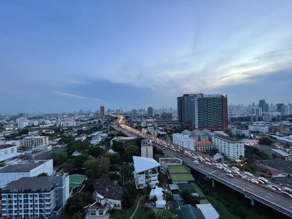 ให้เช่าคอนโดพระราม 9 เพชรบุรีตัดใหม่ RCA : ให้เช่า 📍 The Base Garden Rama 9 📍 ใกล้ APL รามคำแหง เฟอร์นิเจอร์ และ เครื่องใช้ไฟฟ้าครบ 