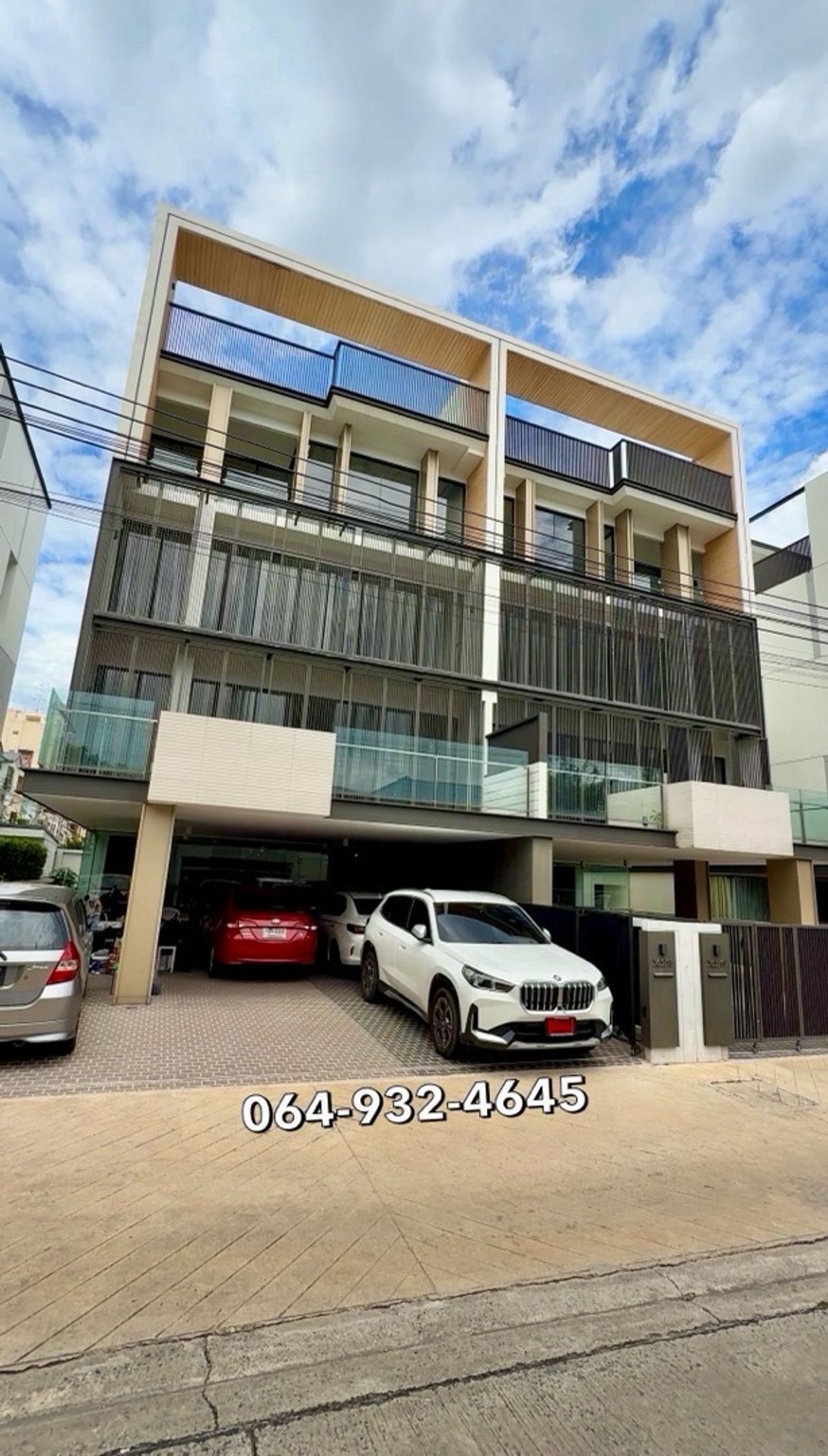 For SaleHome OfficeRama9, Petchburi, RCA : Special Price Luxury Home Office 7.5 meters wide 5 layers high with elevator 6-8. The Element Rama9 car park. Contact 064-932-4645 Ken.