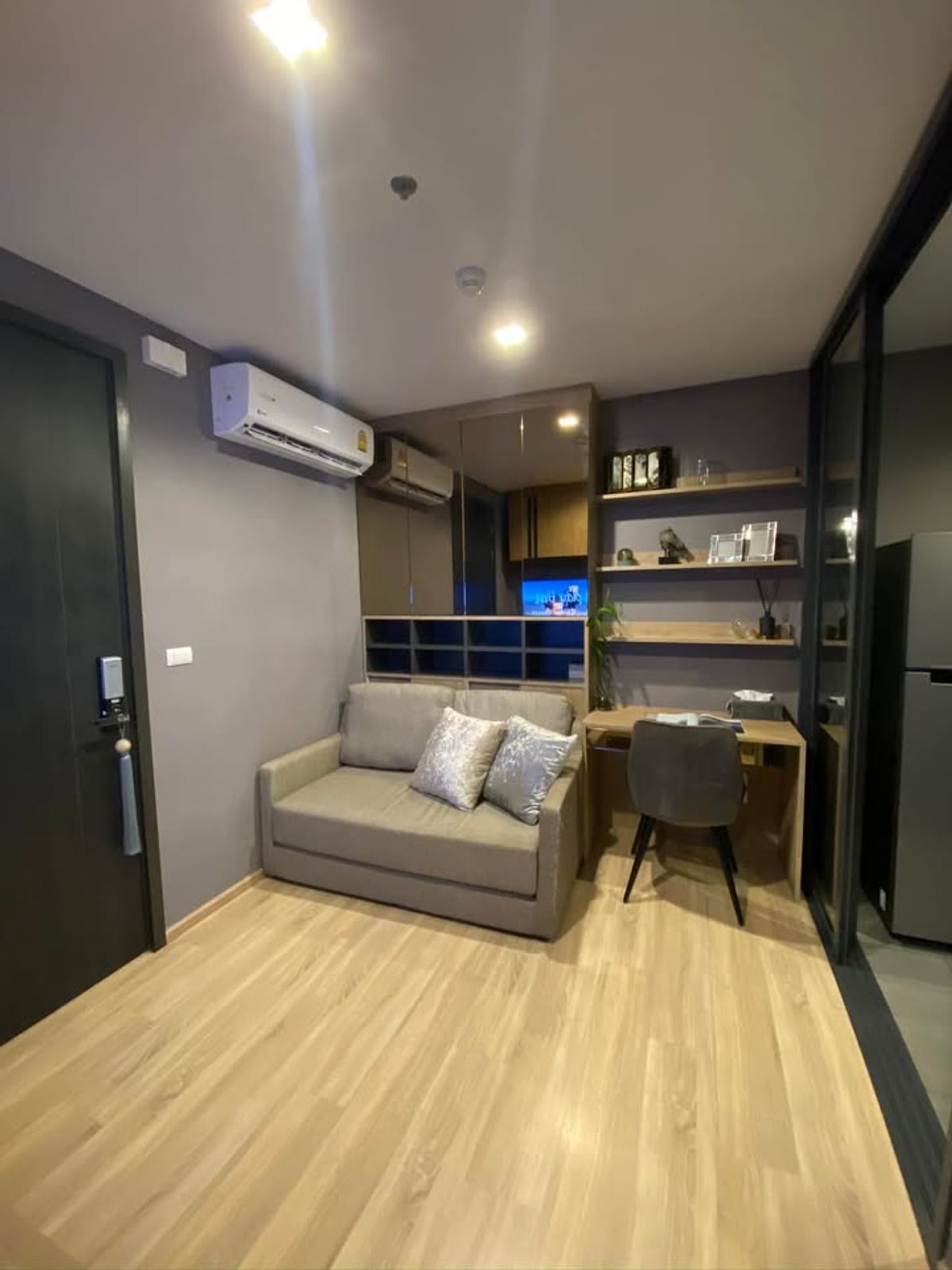 ให้เช่าคอนโดพระราม 9 เพชรบุรีตัดใหม่ RCA : ให้เช่า ✨ The Base Garden Rama 9 ✨ เฟอร์นิเจอร์ และ เครื่องใช้ไฟฟ้าครบ ใกล้ MRT พระราม 9