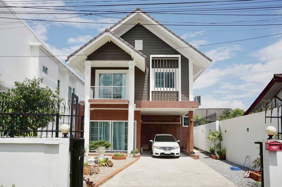 For RentHouseChiang Mai : Beautiful house for rent 32,000 baht per month. Near Luck Plaza, only 5 minutes. No.5H595