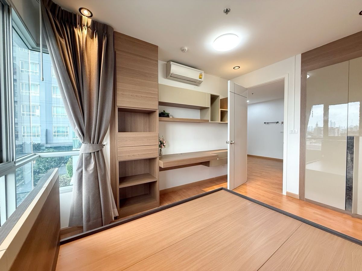 For SaleCondoThaphra, Talat Phlu, Wutthakat : The President Sathorn-Ratchapruek Condo 3 🚆 next to BTS & Amp; MRT Bang Wa ✨ Beautiful room, pond view, with a special sound collection wall. Calm without noise