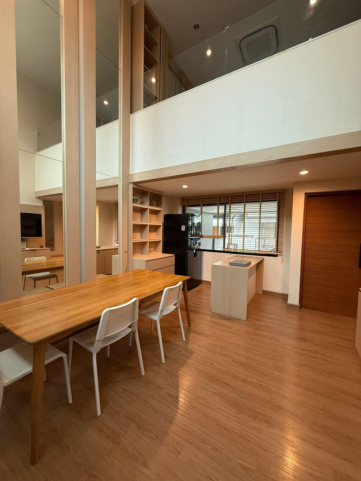 ขายทาวน์โฮมพัฒนาการ ศรีนครินทร์ : ขายด่วน พร้อมผู้เช่า ทาวน์โฮมหรู  Nirvana Define Srinakarin-Rama 9 : เนอวานา ดีฟายน์ ราคาดีที่สุดในโครงการ ทาวน์โฮมหรู Type C, 3 ชั้นครึ่ง ใช้งานน้อยมาก แต่งเพิ่มเติมไป กว่า 2 ล้านบาท ผู้เช่า 65,000 บาท เพิ่งทำสัญญาเดือนแรก 