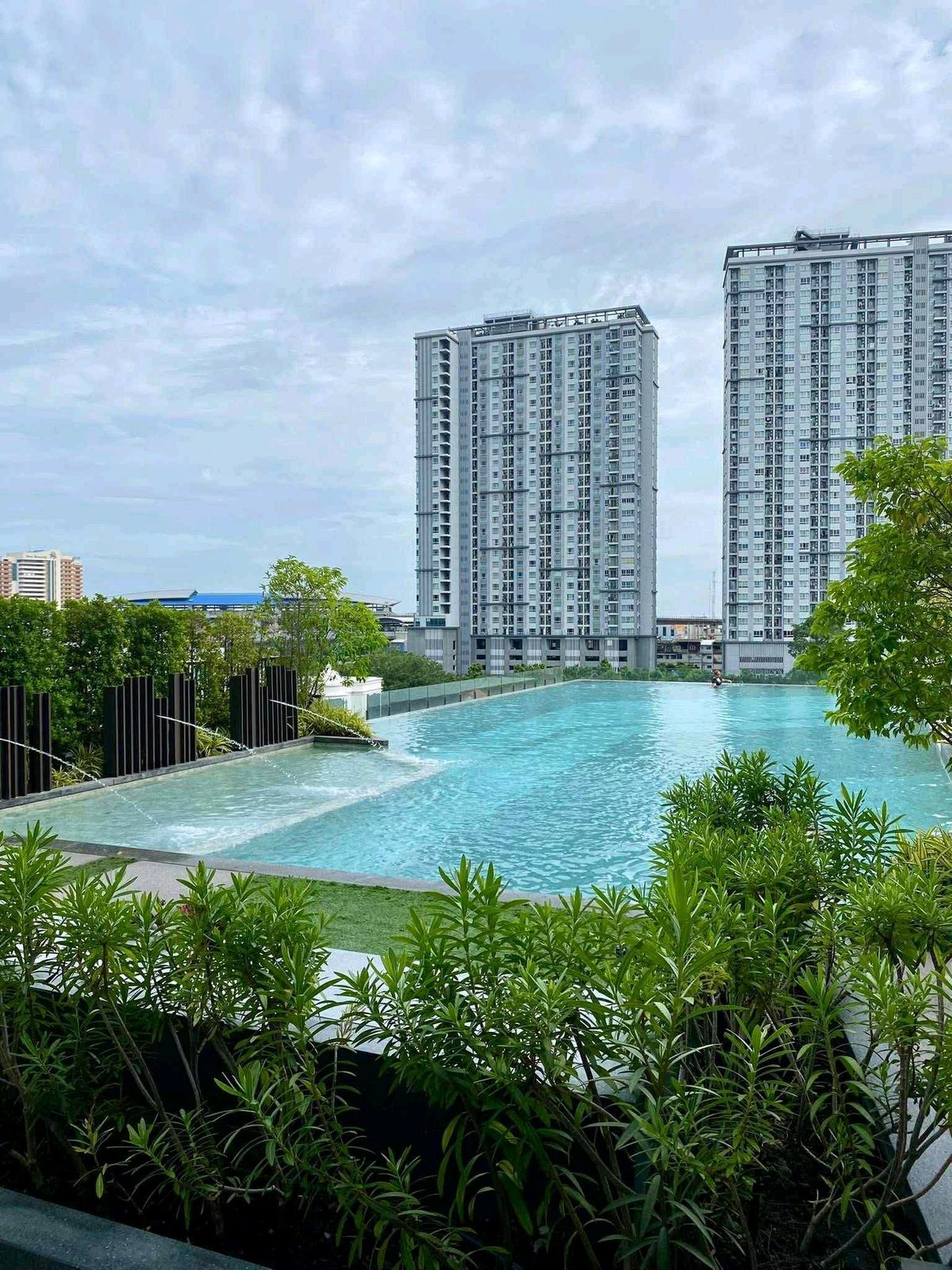 ให้เช่าคอนโดท่าพระ ตลาดพลู วุฒากาศ : 🛣️ให้เช่า คอนโด Supalai Loft Sathorn - Ratchaphruek (ศุภาลัย ลอฟท์ สาทร - ราชพฤกษ์) / ใกล้ BTS/MRT บางหว้า 

🏠ห้องว่างพร้อมเข้าอยู่

💰ค่าเช่า 13,000 บาท / เดือน สัญญาขั้นต่ำ 1 ปี มัดจำ 2 เดือน ล่วงหน้า 1 เดือน

📋รายละเอียด
- ขนาด 35 ตร.ม.
- ชั้น 12A
-