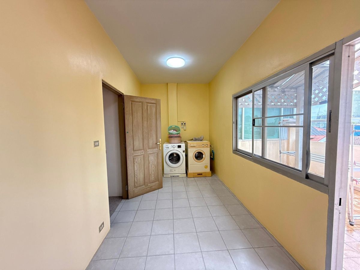 ให้เช่าทาวน์โฮมบางนา แบริ่ง ลาซาล : บ้านให้เช่า หมู่บ้านนภาลัย บางนา 🚊 จดบริษัทได้ ทำเลติด BTS บางนา / KP002