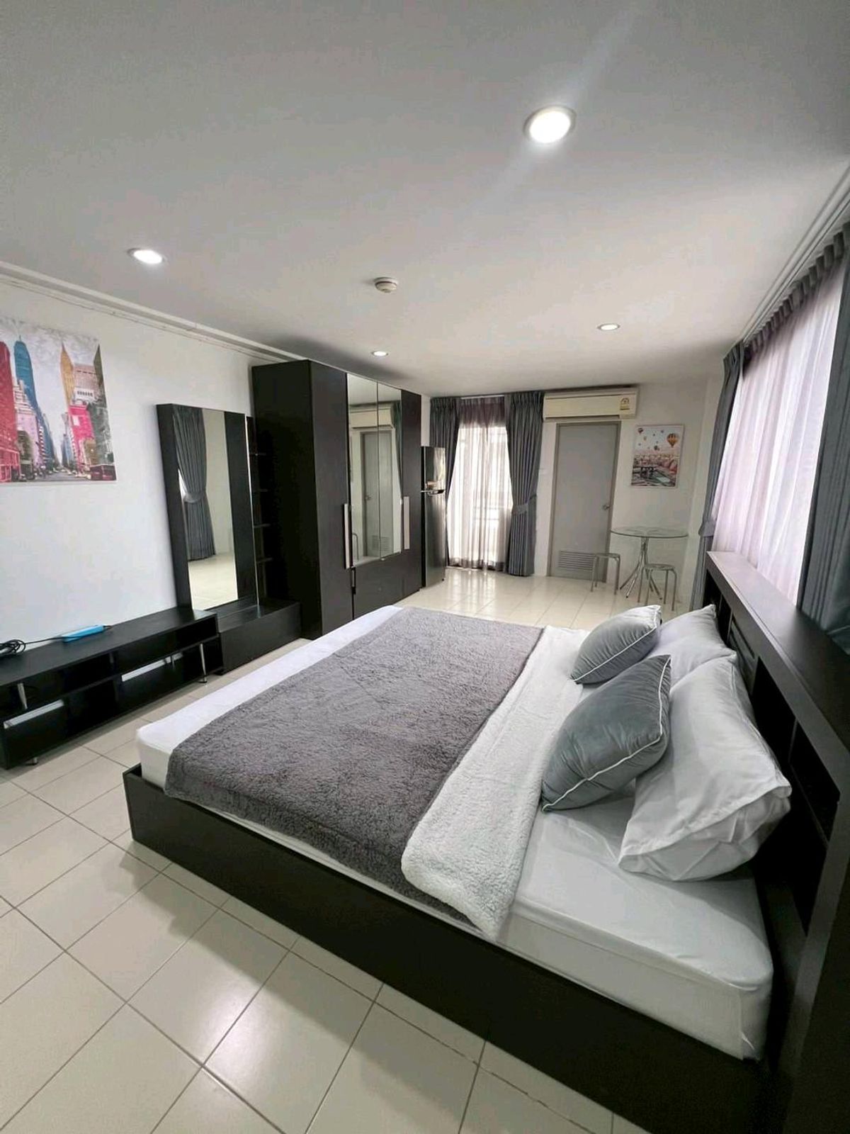 ให้เช่าคอนโดสมุทรปราการ สำโรง : the color living สี่แยกเทพารักษ์
ห้องมุม 36 ตรม. วิวรถไฟฟ้า