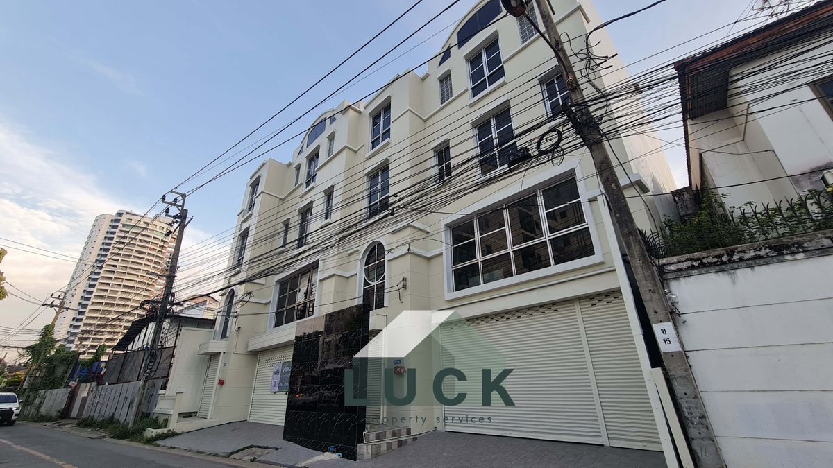 Home OfficeRatchadapisek, Huaikwang, Suttisan : Luck 🏠 Sell Home Office, Ratchada 30 Building, 2 booths, good location, newly renovated, ready to use !!!