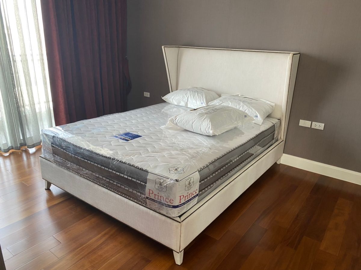 ขายคอนโดวิทยุ ชิดลม หลังสวน : ✨ คอนโดหรูใจกลางเมือง Q Langsuan ขนาด 160 ตร.ม. 3 ห้องนอน 4 ห้องน้ำ ทำเล BTS ชิดลม ใกล้สวนลุมพินี พร้อมสิ่งอำนวยความสะดวกครบครัน