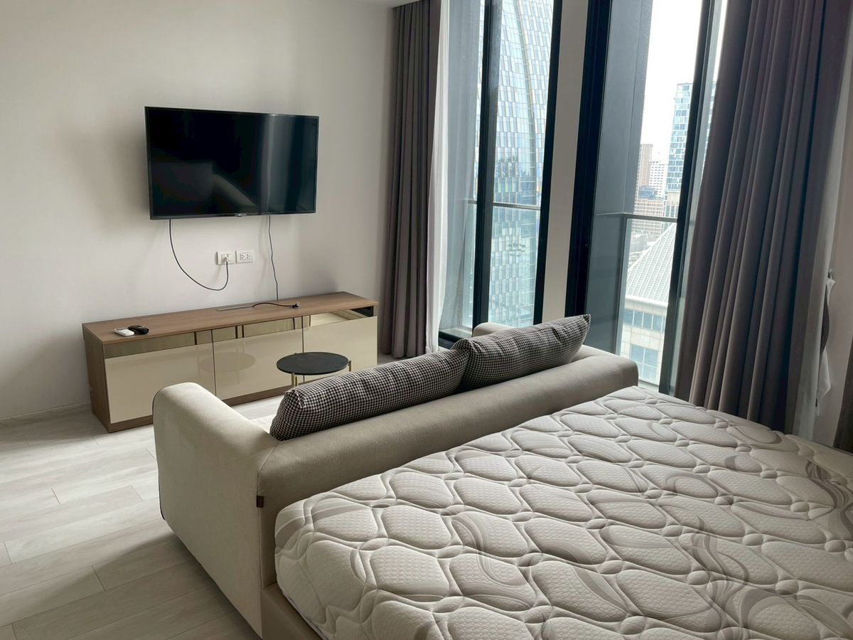 ให้เช่าคอนโดวิทยุ ชิดลม หลังสวน : ✨ Noble Ploenchit For Rent ✨ คอนโดหรูใจกลางเมือง เชื่อมต่อ BTS เพลินจิต โดยตรง 🚆