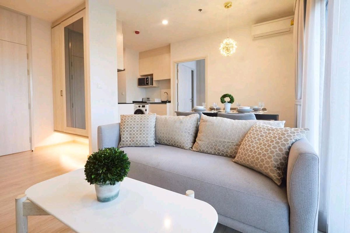 For RentCondoRatchadapisek, Huaikwang, Suttisan : Corner Room 1Noble Revolve Ratchada -Rare Item Size 2units Combine -2Beds2baths -fully Furnished