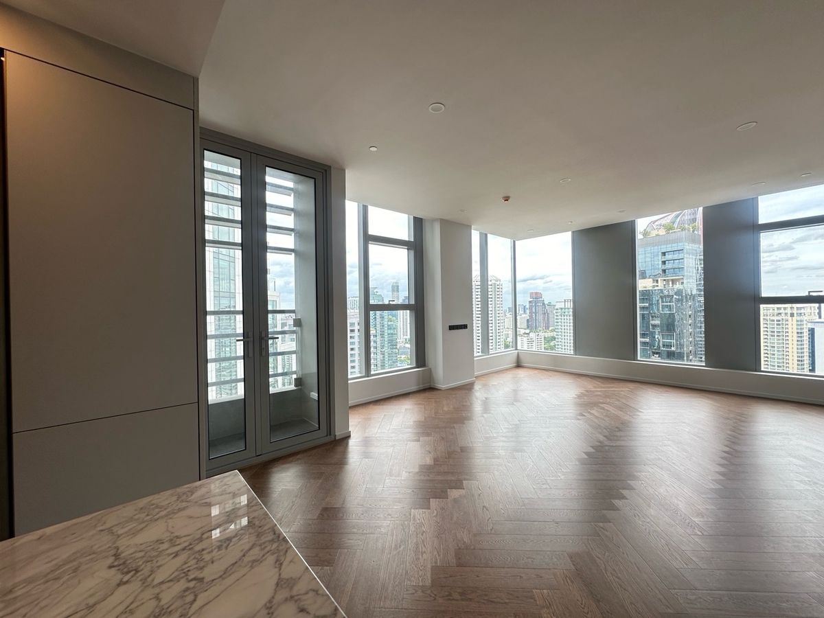 For SaleCondoSukhumvit, Asoke, Thonglor : For Sale ขายคอนโดใหม่ทองหล่อ ระดับ ULTRA LUXURY
𝑻𝒉𝒆 𝑹𝒆𝒔𝒊𝒅𝒆𝒏𝒄𝒆𝒔 𝟑𝟖 (เดอะ เรสซิเดนเซส 38) 
 2 bed ราคา 51 MB ชั้นสูง 26+ 