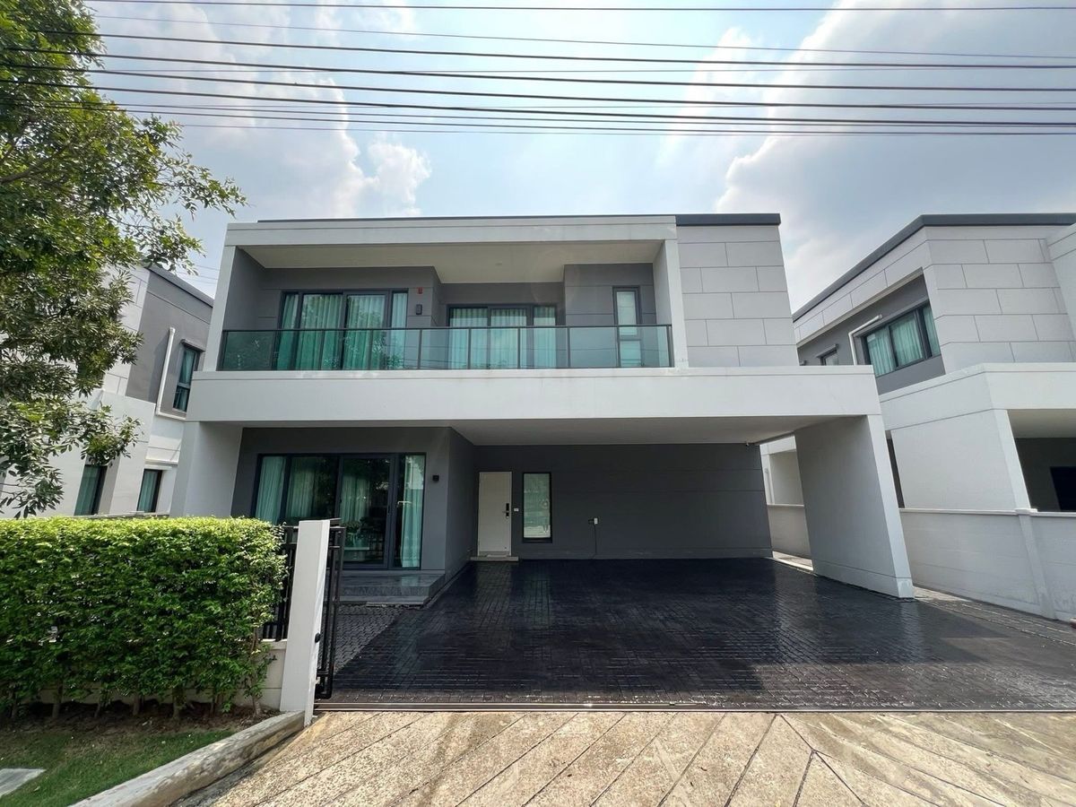 For RentHouseBangna, Bearing, Lasalle : 📢👇Luxury detached house, modern design, Located in a quiet secured compound. Easy access to expressways. 